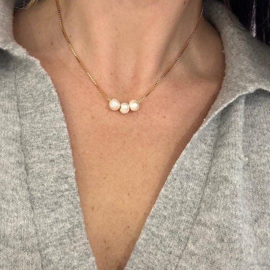 Sliding Pearls Box Chain Necklace