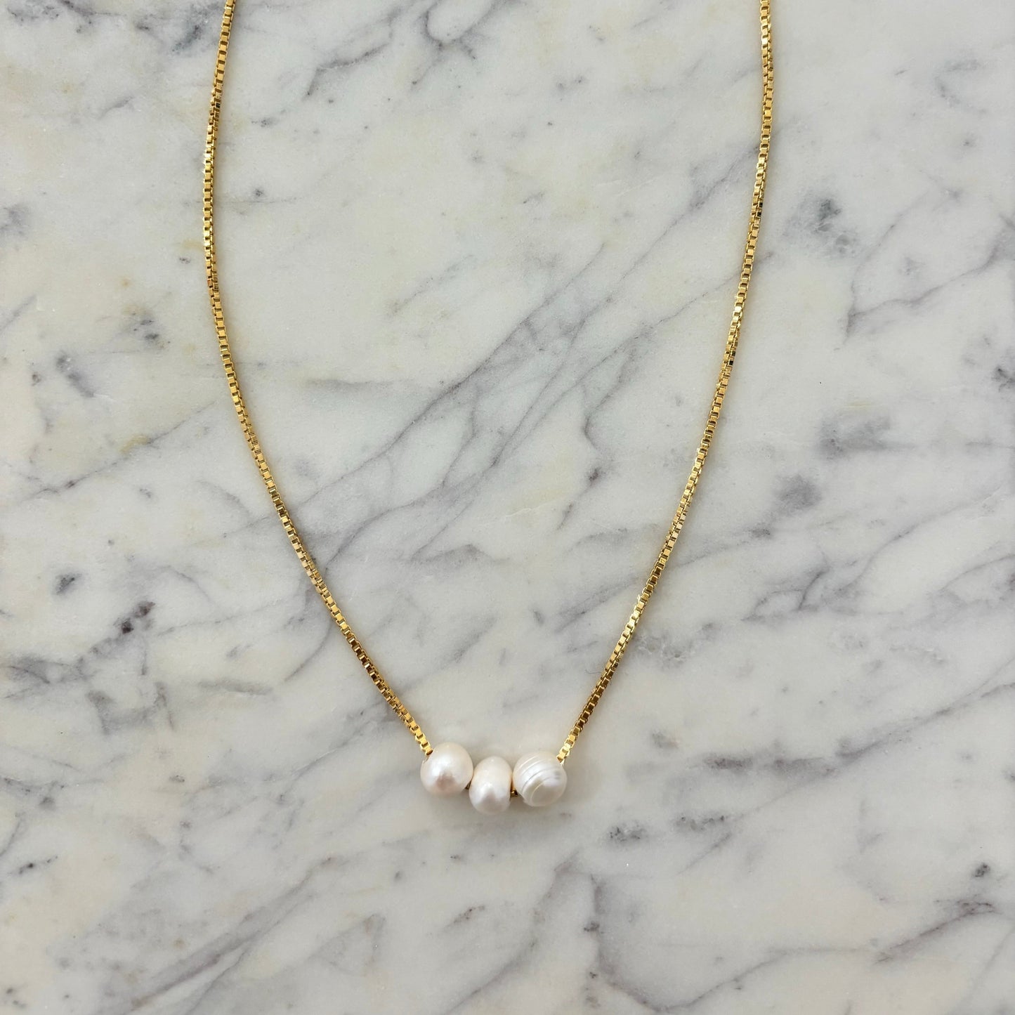 Sliding Pearls Box Chain Necklace